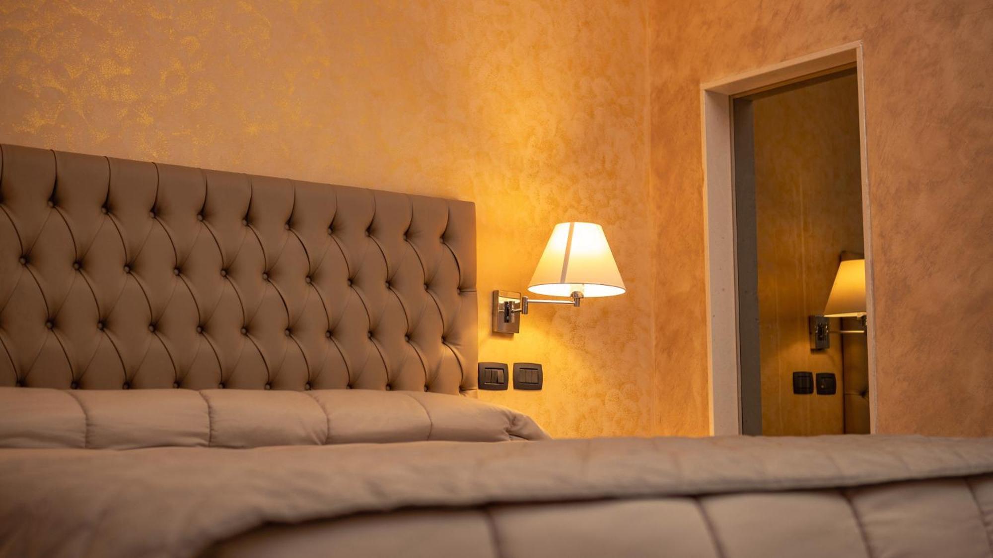 Hotel Donna Crescenza Locorotondo Bagian luar foto